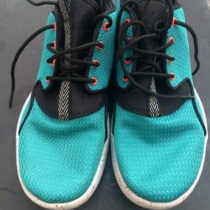 Like New! Teal 5.5Y Jordans